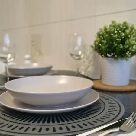 Martinez Rosalia Lejlighed *